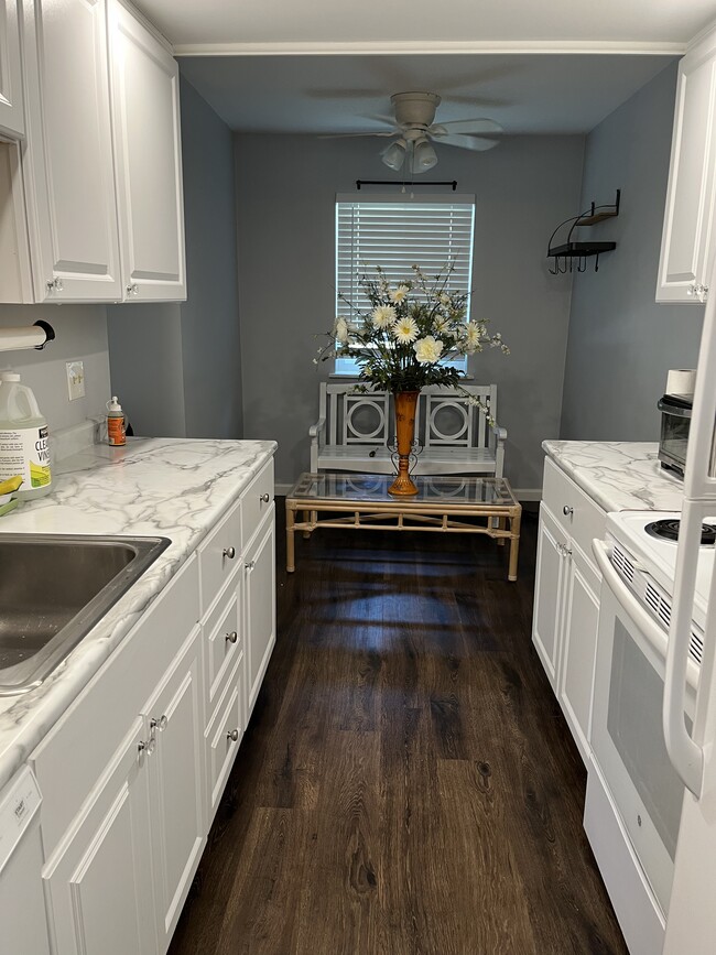 Kitchen - 935 Kirts Blvd Condo Unit NA