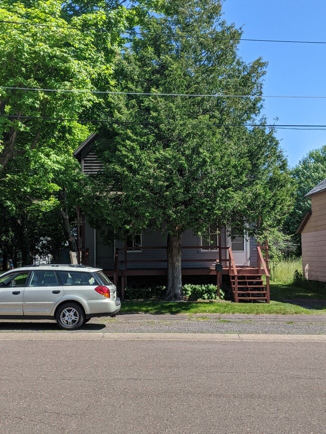 Building Photo - 112 S Hecla St