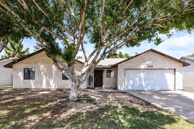 Building Photo - 6106 E Ivyglen St