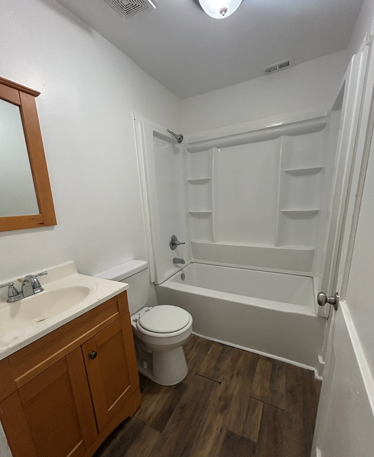Photo - 5300 Ave I