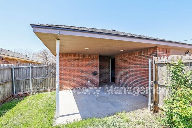 Photo - 1923 S Fairfield St