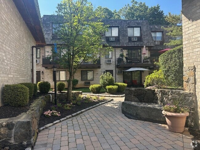 Building Photo - 555 Central Park Ave Unit 352 Rental