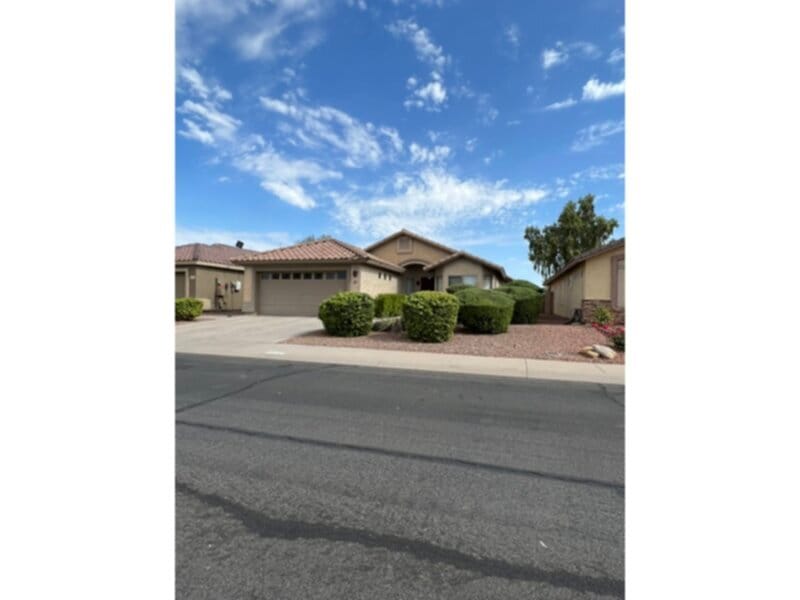 3 bd 2 bath, solar and a putting green On the 5th hole of Dave White Golf Course - 3 bd 2 bath, solar and a putting green On the 5th hole of Dave White Golf Course