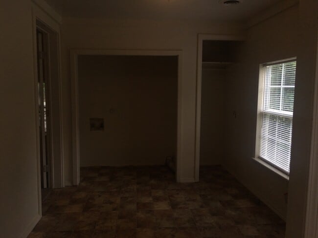 Photo - 3bd 1 ba home that is move-in ready!