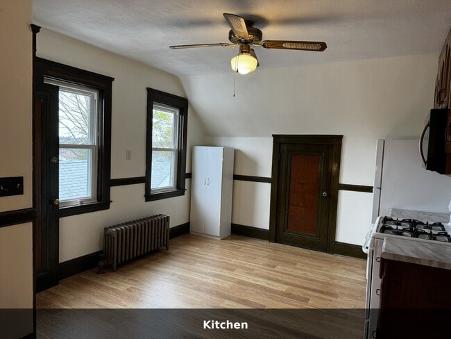 Kitchen Windows - 508 Woodward Rd Unit Woodward Rd #2