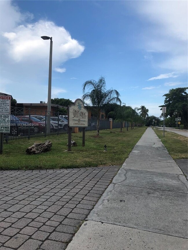 Photo - 9467 SW 76th St Unit Q3