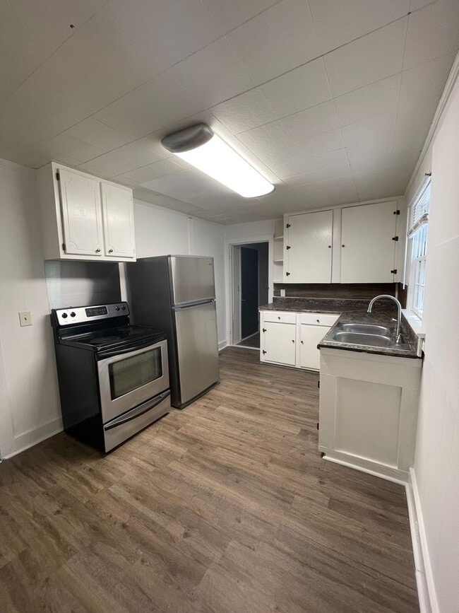 Photo - 2 Bedroom, 1 Bath House in Columbia!