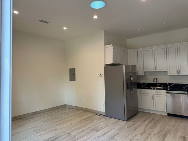 Photo - 23110 1/2 West Mulholland Drive