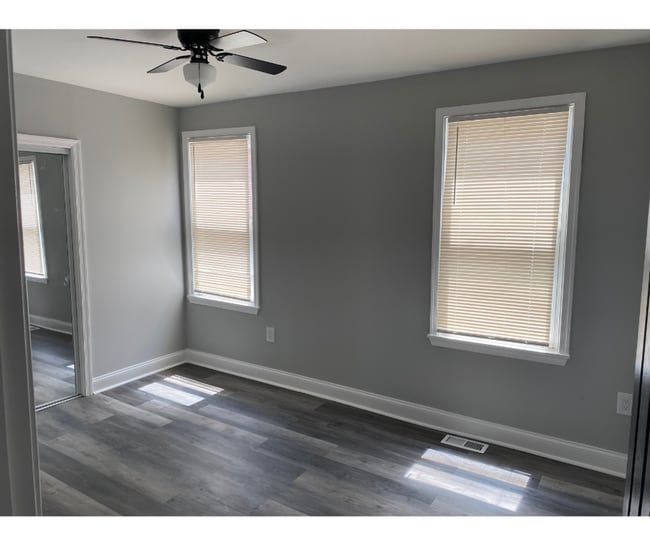 5112 Belair Rd Unidad 1A AVAILABLE $650 1A