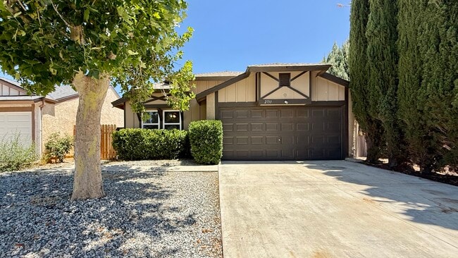 Photo - 2711 Nandina Dr House