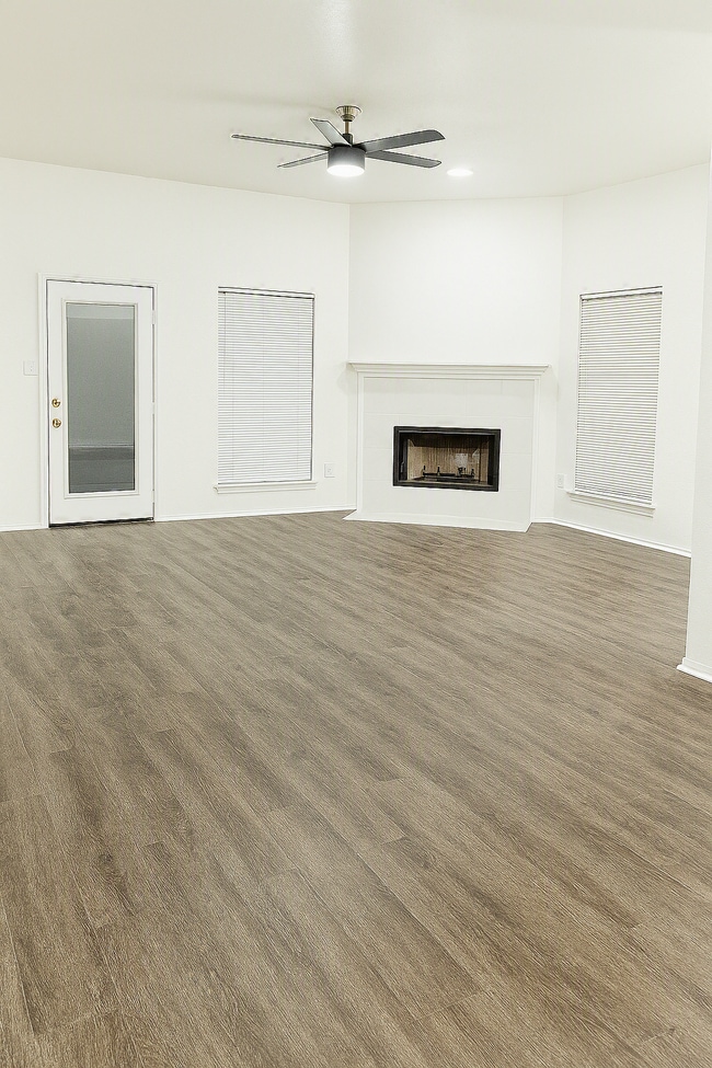 Photo - 534 Meadow Ln