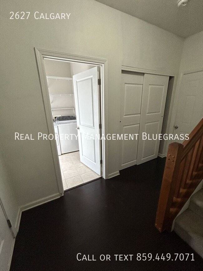 Photo - 2627 Calgary-