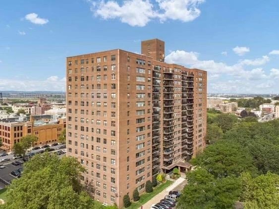 Building Photo - 225 St Pauls Ave Rental