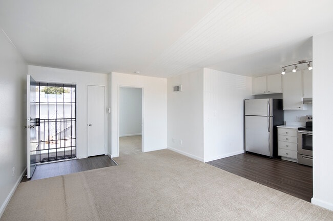 Photo - Bridgeview Apartments