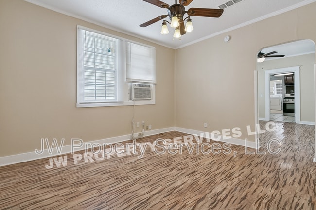 Photo - 914-916 Hagan Ave