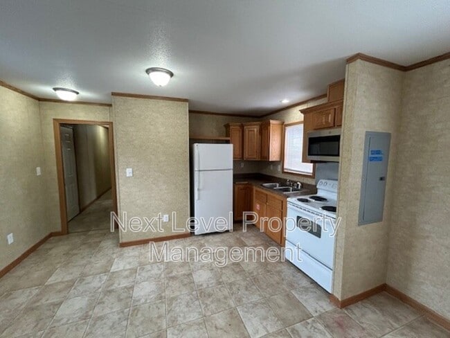 Photo - 111 S Cedar Dr