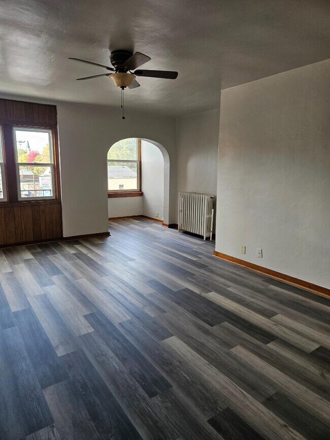 Photo - 1525 University Ave