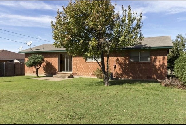 Photo - 3804 NW Ferris Ave