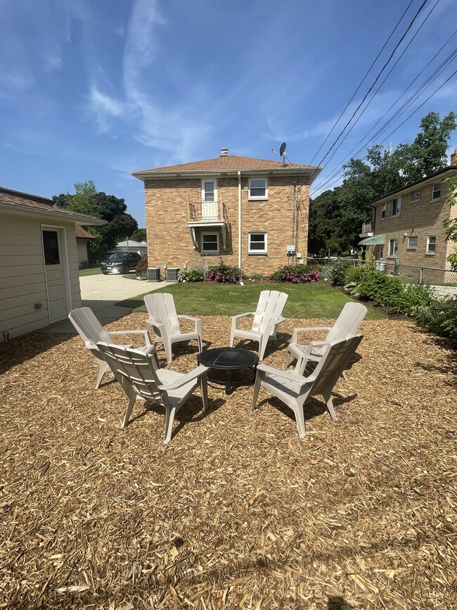 Photo - 3234 S 77th St Apartamentos Unidad Upper