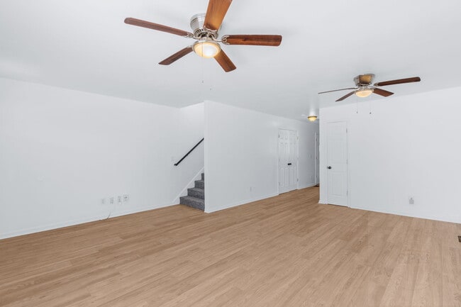 Photo - 418 Dr W. J. Hodge St