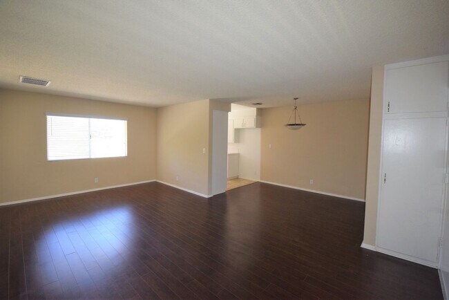 Photo - The Californian Apartments