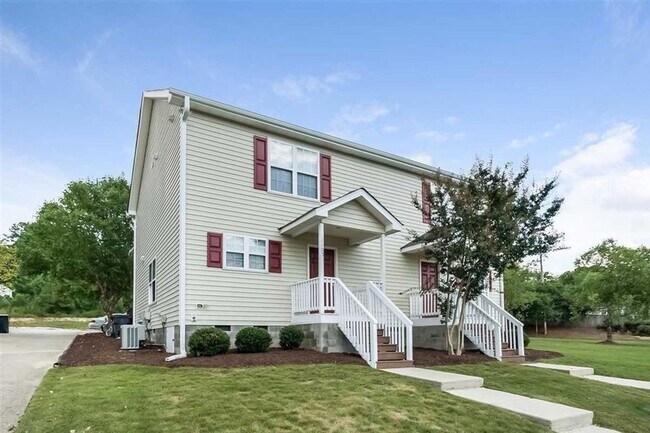 1107 Shackleton Rd