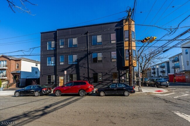 Photo - 108 Fleming Ave Unit 3