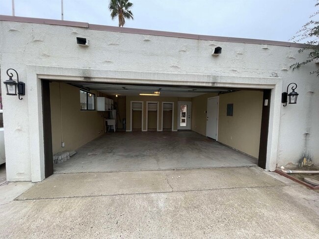 Photo - 2202 O'Kane St