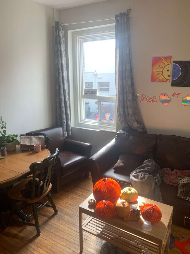 Photo - 301 Barrie St Unit 15