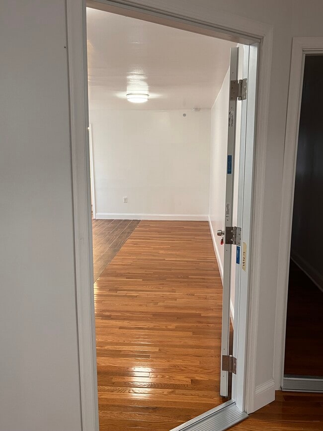 Photo - 901-3 Diamond St