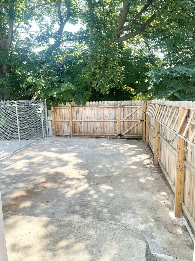 Photo - 3942 Wallace St