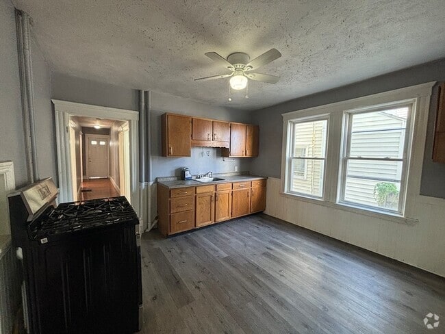Building Photo - 20 Perry St Unit 1 Rental