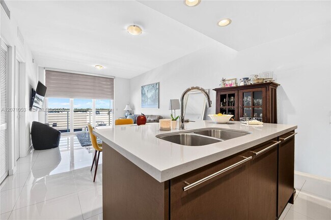 Photo - 7875 NW 107th Ave Unit 614