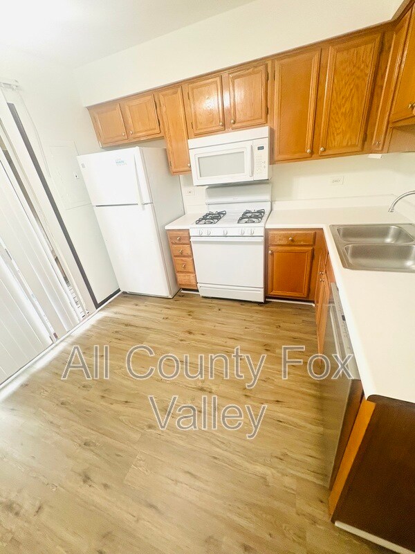 152 S Waters Edge Dr Unit E
