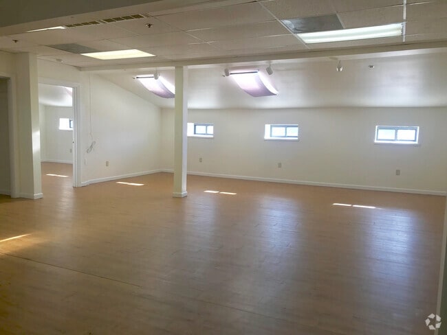 Building Photo - 5 Colony St Unit 403 Rental