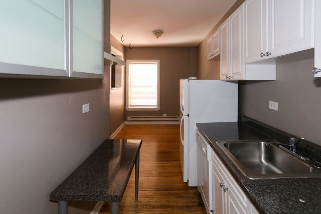 Photo - 646 W Barry Unit W3