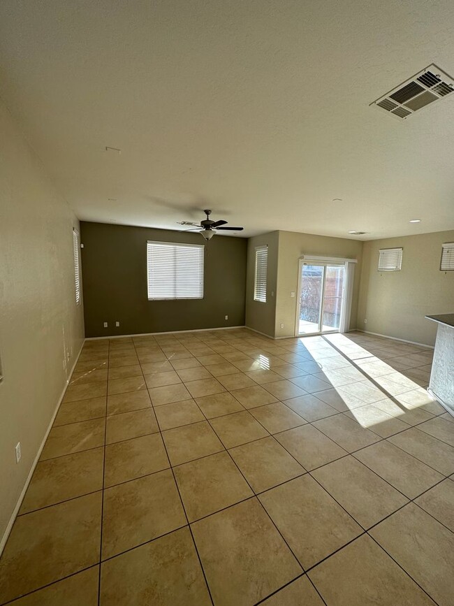 Photo - 4-Bedroom Gated Mountain’s Edge Home with Loft & Downstairs Bedroom