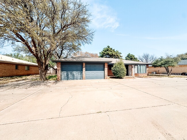 Building Photo - 5712 73rd St Rental