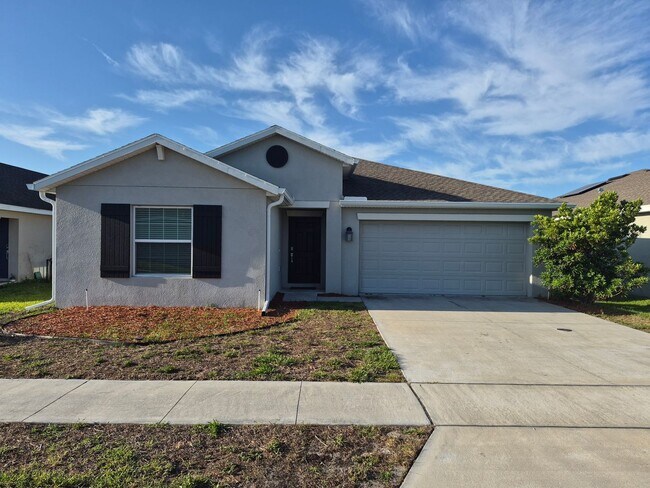 Photo - Waterview 4 bedroom 2 bathroom in Bartow!