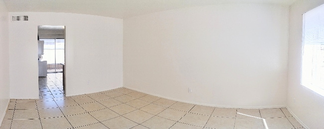 Photo - 6742 W Palmaire Ave Unidad 2