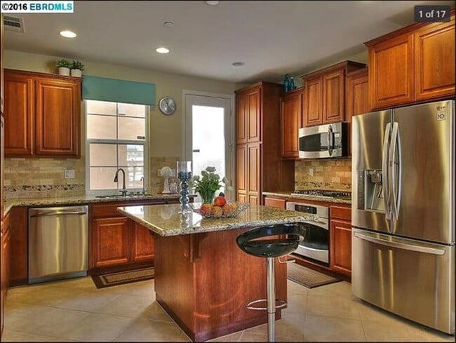 Building Photo - $3,790 - GORGEOUS 3 BEDROOM HOME IN EAST D...
