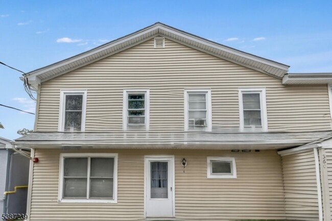 Building Photo - 360 Oak Ridge Rd Rental