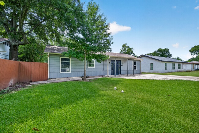 Photo - 1112 Johnson St