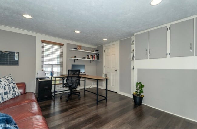 Photo - 37848 Euclid Ave Unidad down