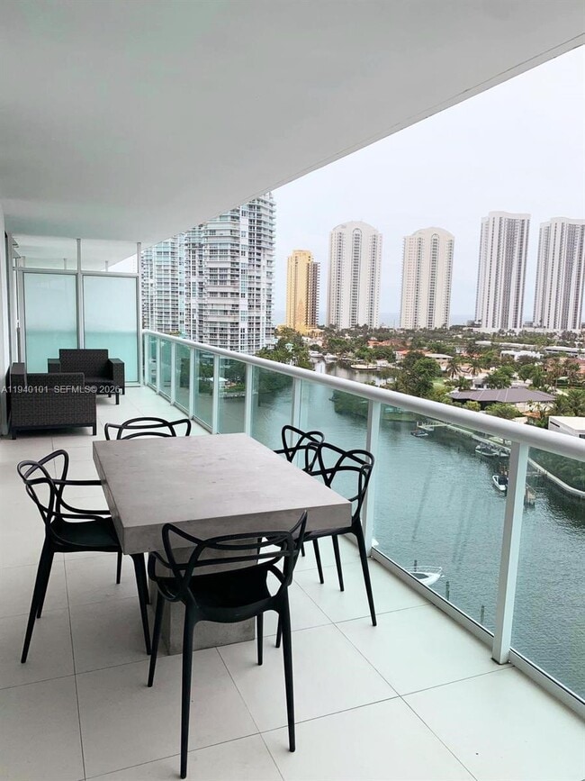 Building Photo - 400 Sunny Isles Blvd Unit 1120