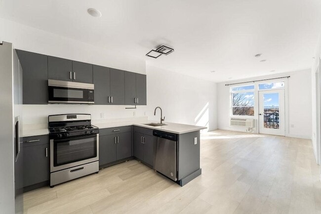 Building Photo - 43-45 W 32nd ST Unit 503