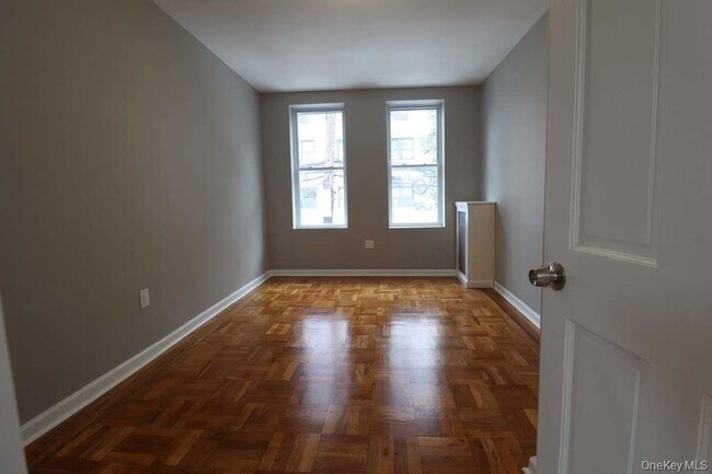 Photo - 4432 Edson Ave