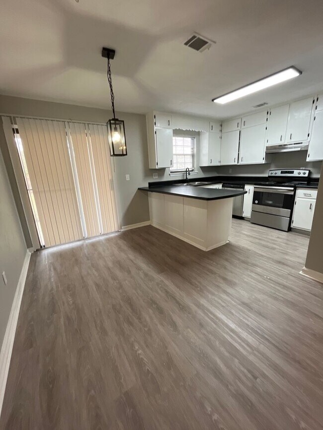 Photo - Duplex In Lake Jackson