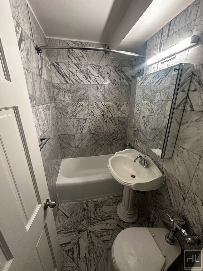 Photo - East 79th Street Unidad 8U