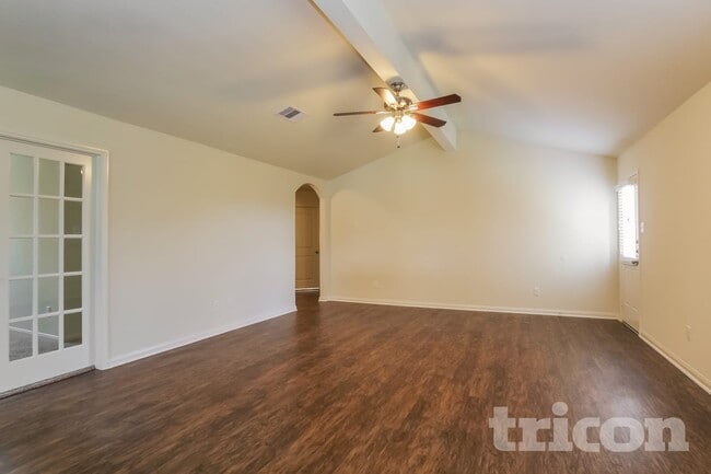 Photo - 2310 Regatta Ln